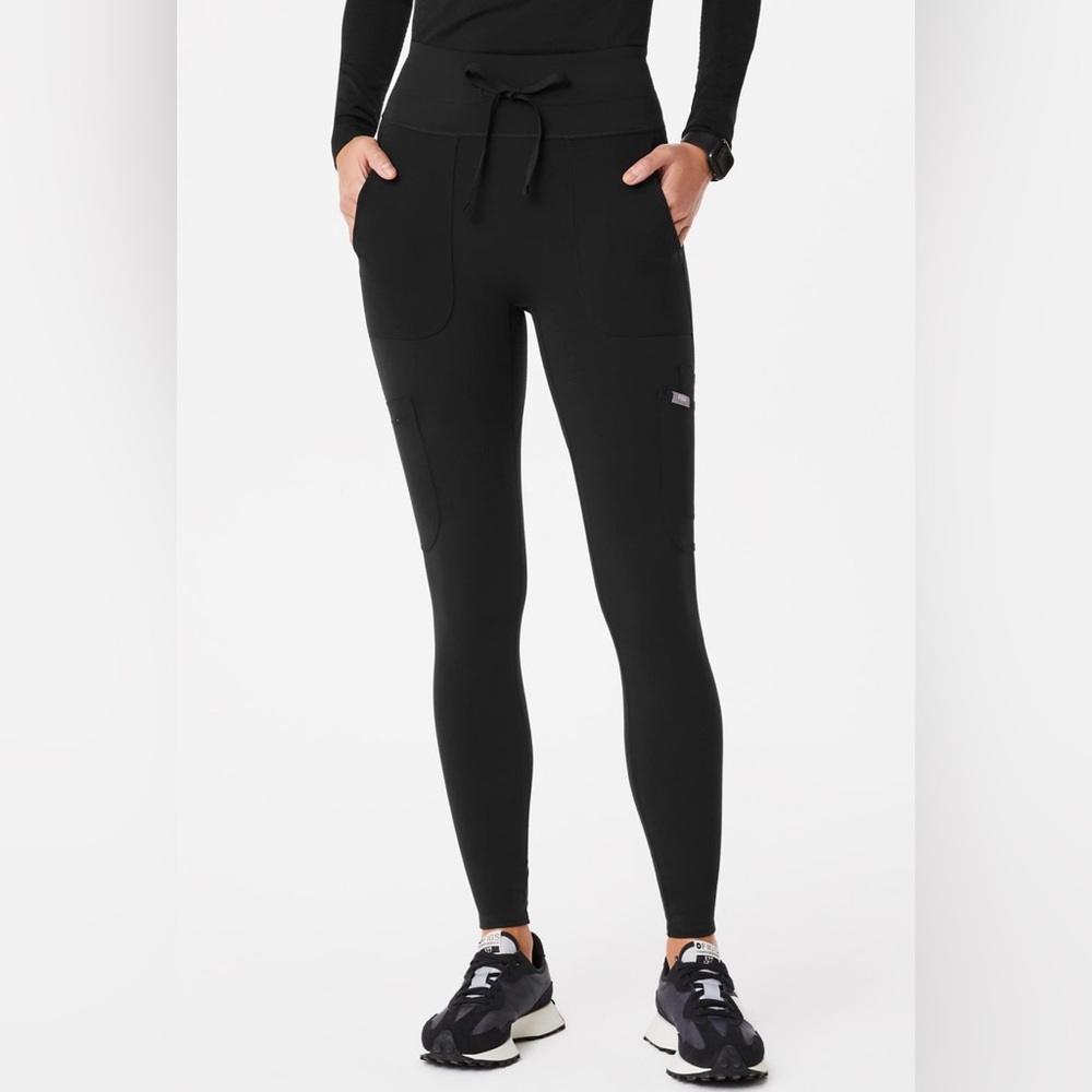 FIGS NWT Scrubleggings